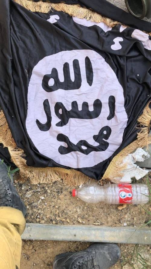 "Rischio per la sicurezza nazionale". Espulsi due stranieri radicalizzati, inneggiavano all'Isis