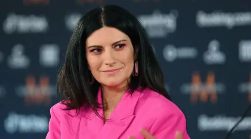 "Ero dipendente dai social". La rivelazione di Laura Pausini