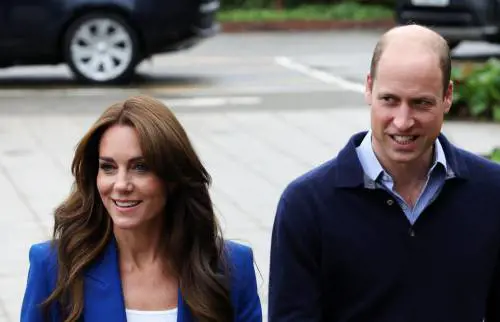 La storia si ripete: dopo Diana “Carlo è geloso di William e Kate”