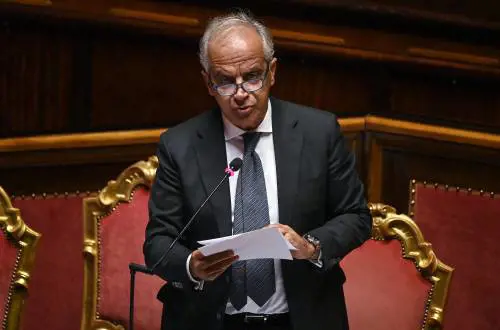 Boom di sbarchi e ora si temono jihadisti infiltrati tra i migranti