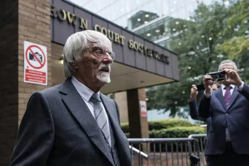 "Ho frodato il fisco". Ecclestone confessa i 500 milioni all'estero (ed evita la prigione)