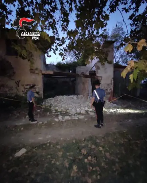 I video nel casolare abbandonato, crolla il tetto: muore un ragazzo di 17 anni