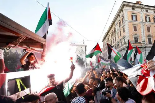 "Rischio escalation violente". Il documento sulle manifestazioni per il Medio Oriente