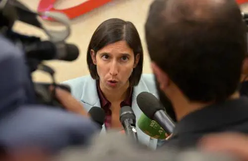 Persino l'"Unità" sfratta la Schlein. "Il tempo è finito, ridacci il Pd"