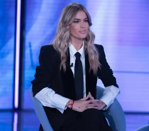 “Alessandro mi ha tradita con l’ex fidanzata…”. La verità di Sophie Codegoni a Verissimo