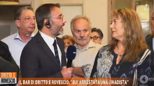 Macellano gli animali in cortile. L'orrore in moschea