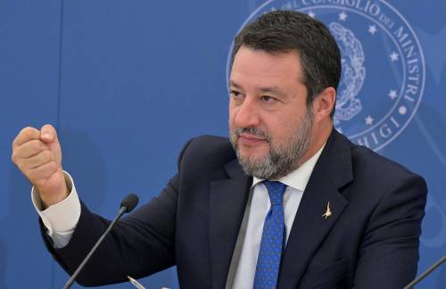 "È razzismo". Salvini smaschera Amnesty International