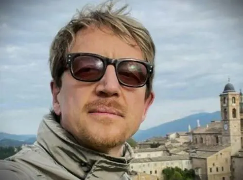 Pesaro, direttore Conad preso a martellate: "Una furia cieca, non riuscivo a fermarlo"