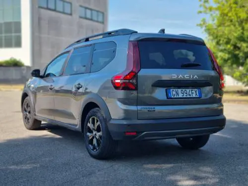 Dacia Jogger Hybrid 140: guarda il video del crossover da 20 km/l