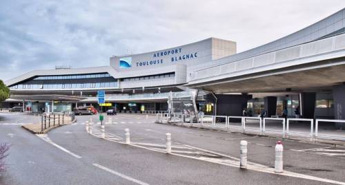Le minacce poi l'allarme bomba: evacuati diversi aeroporti francesi 