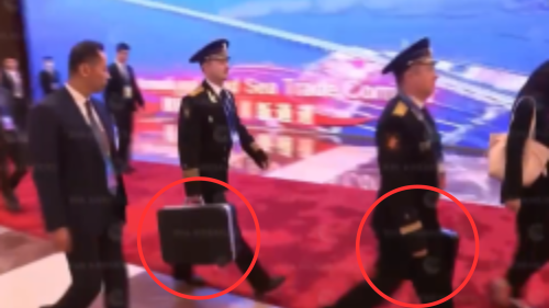 A Pechino spunta la "Cheget" di Putin: cosa è successo alla valigetta nucleare