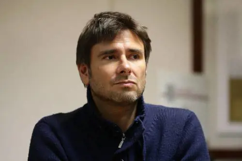 “Bambino nato in Palestina”. Così Dibba cambia la storia per la propaganda anti-Israele