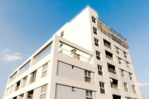 Danni in condominio: che cosa succede se l’amministratore non paga la polizza