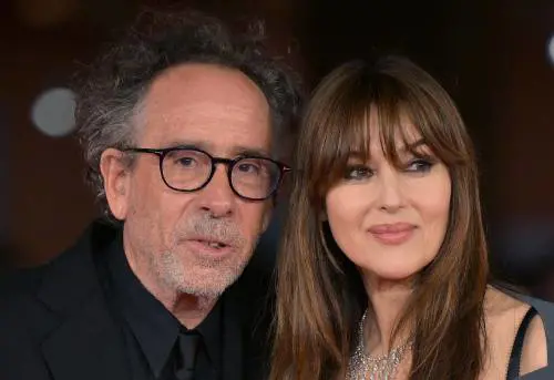 Monica Bellucci e Tim Burton: il primo red carpet insieme ufficializza la coppia