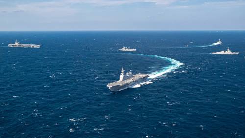 Portaerei Usa schierata nel Mar Cinese Meridionale: cosa succede in Asia