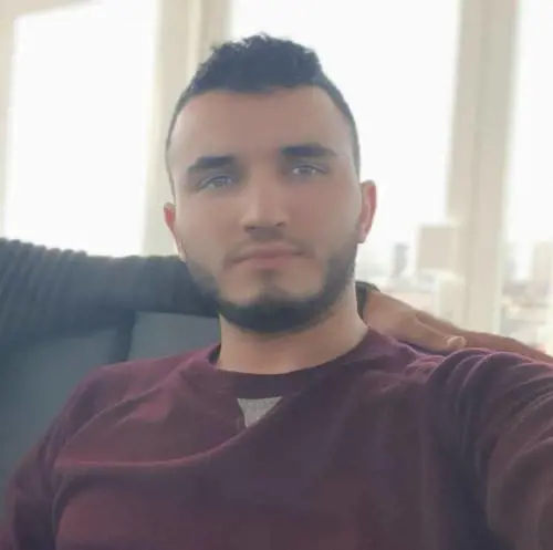 Morto nel posteggio, carabinieri nei guai
