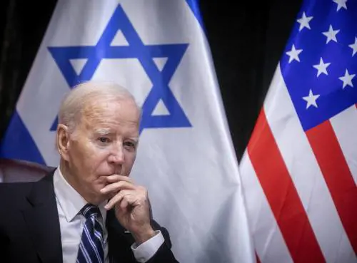 Il caos nel Gop e l'assist a Biden: così la guerra rilancia la Casa Bianca
