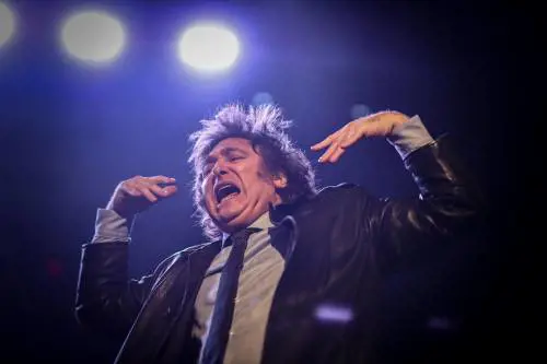 Elezioni in Argentina: tutti contro il "trumpiano pazzo" Milei | Le cose da sapere sul voto