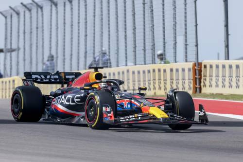 F1, Verstappen domina la sprint race in Texas. Leclerc chiude al terzo posto
