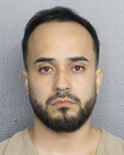Il trentatreenne Derrick Guerrero dopo esser stato arrestato