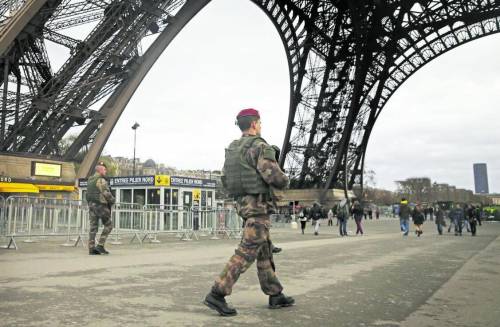 La Francia in prima linea ora teme il caos: sono mille i minori schedati per islamismo