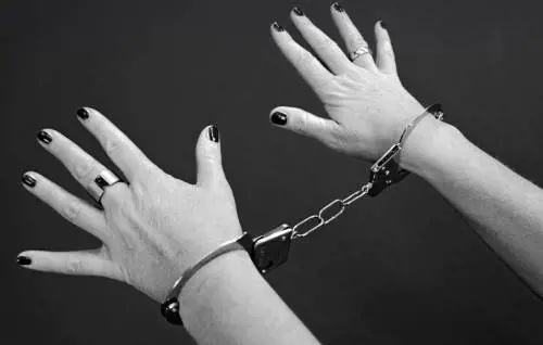 Coppia sadomaso sequestra ex di lei. Il "dominatore" condannato a 5 anni