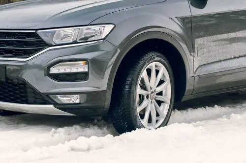 Pneumatici Invernali o All-Season? 5 consigli da Pirelli per scegliere quelli più adatti 
