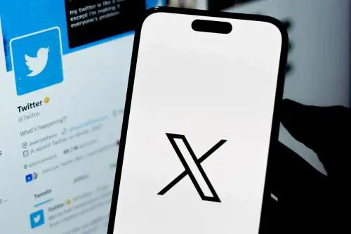 X vuol fare concorrenza a WhatsApp e Zoom: arrivano vocali e videochiamate