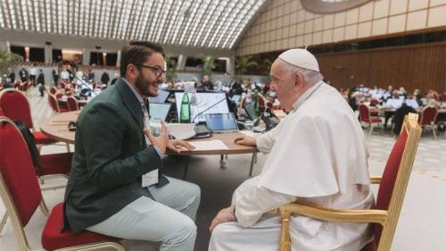 Il Papa firma la "giustificazione" al baby-catechista partecipante al Sinodo