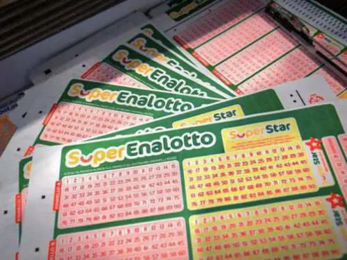 Senzatetto vince al SuperEnalotto. "Ora posso avere una casa popolare"