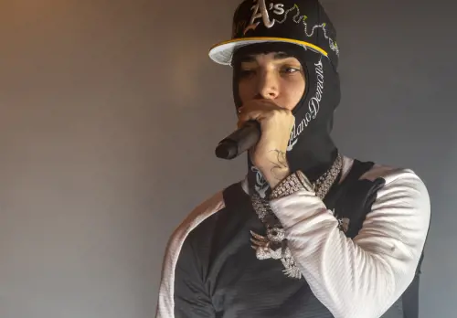 "Shiva libero". Guè Pequeno, Emis Killa e Lazza difendono il rapper arrestato