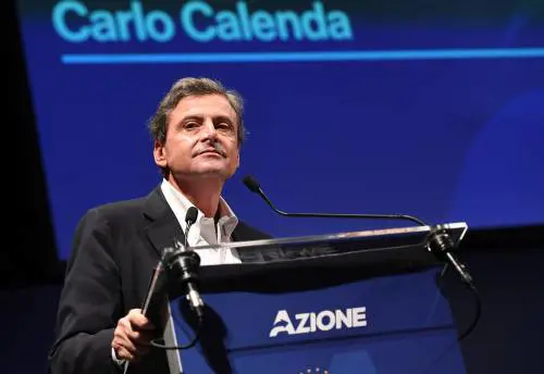 "Nulla a che fare con Cuffaro". La bordata di Calenda: rottura con Renzi e Bonino