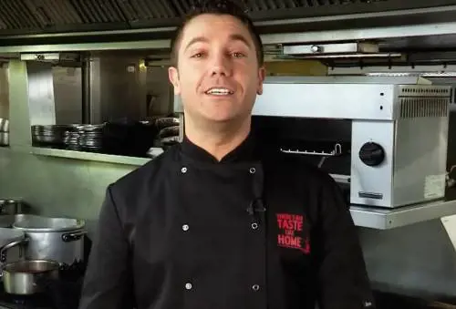 "C'era sangue dappertutto". Incidente choc per lo chef Gino D'Acampo