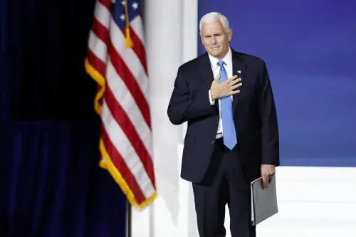 "Non è il mio momento". Pence lascia la corsa per le presidenziali