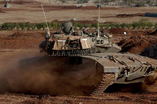 Bulldozer e tank per isolare i terroristi: come funziona la strategia dei "quadrati" di Israele