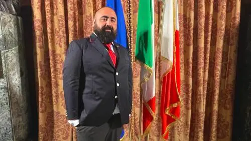 Il capotreno Vito Carrassi in una foto pubblicata su Facebook.