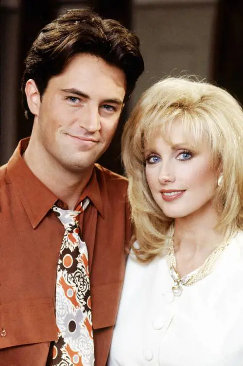 Dal successo di Friends al tunnel delle dipendenze: la carriera di Matthew Perry