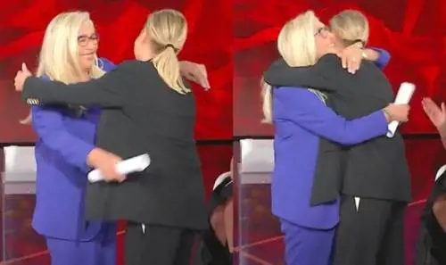 Pace fatta tra Mara Venier e Simona Ventura. Perché avevano litigato