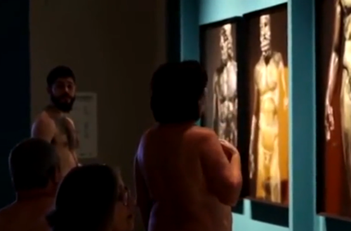 Al museo nudi come i Bronzi di Riace: la strana idea di Barcellona