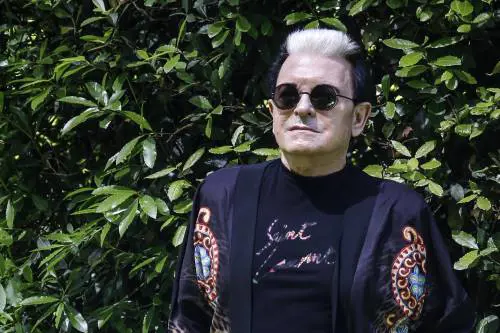 "Lascerò tutta la mia eredità a lui". Malgioglio si sposa (in rosa)