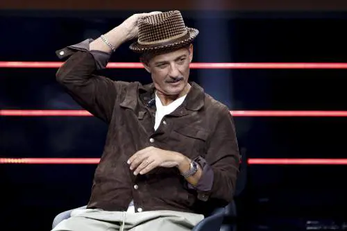 Fiorello: "Berlusconi mi chiese di candidarmi. Meloni? Non faceva giocare mia figlia con le bambole ma con i Lego"