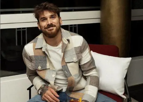 L'ex tronista Andrea Cerioli ricoverato in ospedale: "Dovranno asportare la cistifellea"