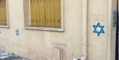 Cresce l'antisemitismo in Europa: stelle di David sulle case a Parigi