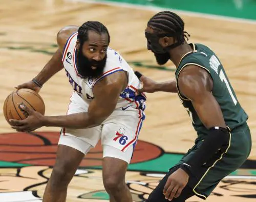 Nba, Harden approda a Los Angeles: mega-trade tra Sixers e Clippers