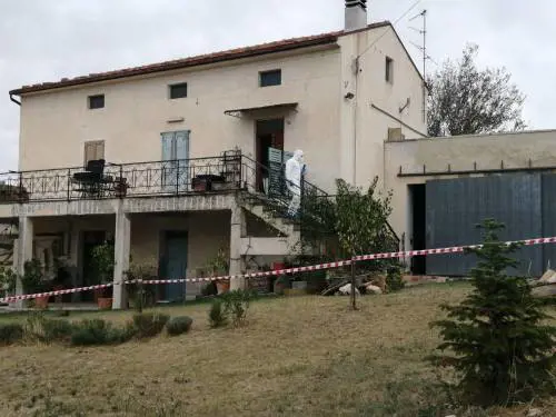 Chieti, donna trovata in una pozza di sangue: l'orrore in casa