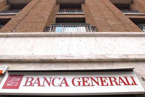 Generali vede i 3 miliardi ma pesano le alluvioni