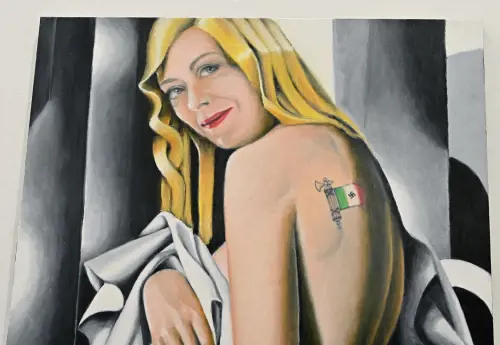 Meloni ritratta con fascio littorio e svastica: il quadro choc a Torino