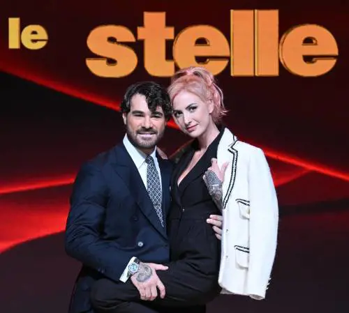  Ema Stokholma: "Ho fatto sesso nei camerini di Ballando con le stelle". La reazione di Bruganelli e Madonia