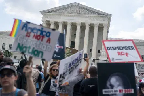 Usa, la Corte Suprema blocca i finanziamenti pubblici per l’aborto
