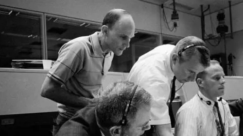 Addio a Mattingly, l'astronauta eroe. Grazie alla rosolia poté salvare l'Apollo 13